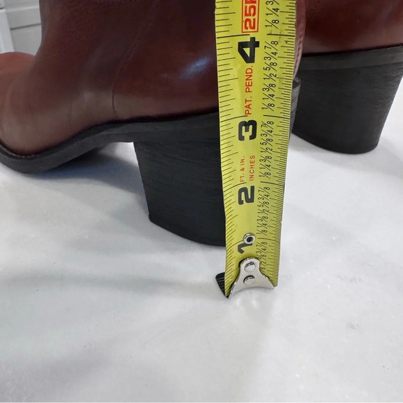 BCBG WOMENS BROWN LEATHER HEEL BOOTS - SIZE 10 Cowboy - Picture 13 of 14